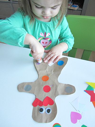 Christmas activities for toddlers Bread Craft, Storybook Crafts, Gingerbread Man Crafts, Gingerbread Unit, Christmas Activities For Toddlers, Gingerbread Man Activities, Gingerbread Activities, Christmas Math Activities, Craft For Toddlers