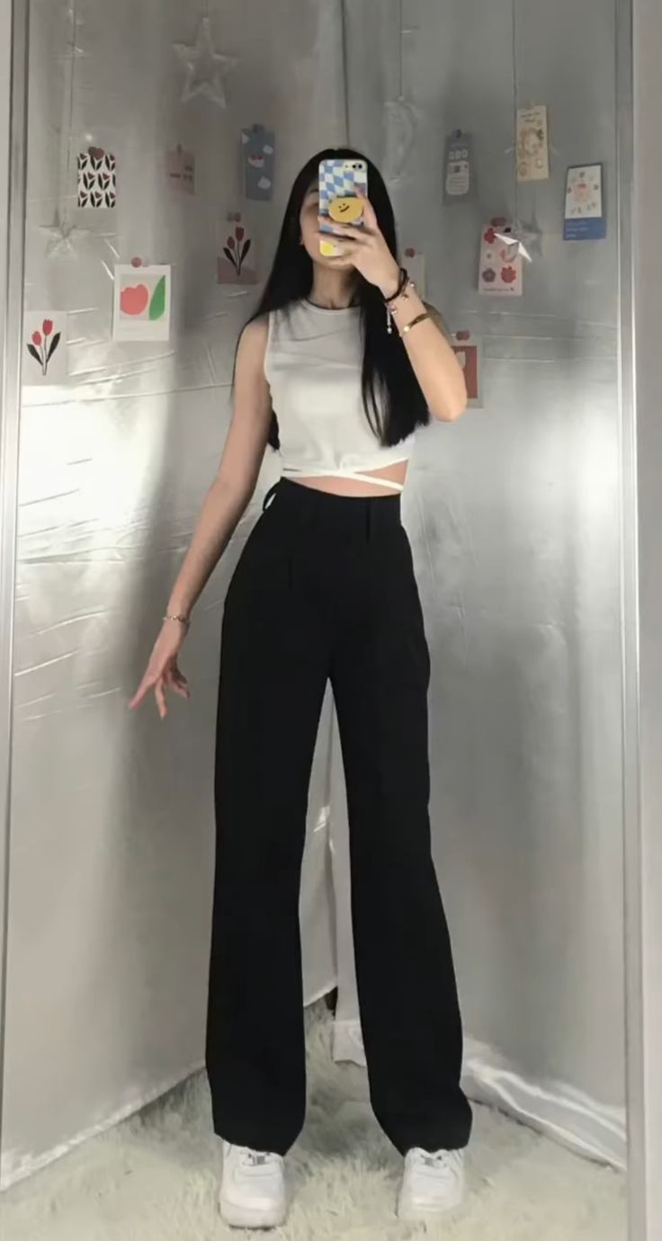 Great body proportions Tall Legs Outfit, Model Height Aesthetic, Tall Models Long Legs, Tall Slender Woman, 5’5 Height Women, Long Torso Long Legs Aesthetic, Tall Height Manifestation, Long Leg Outfits, Short Height Girls Outfit Ideas