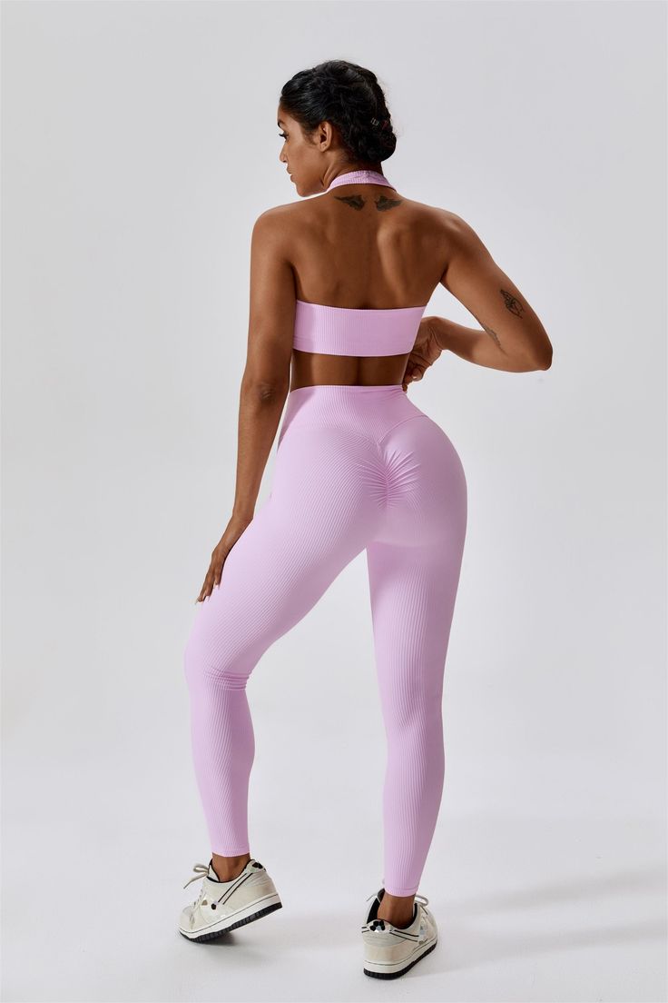 Discover our Ribbed Scrunch Butt Leggings – the ultimate blend of style and performance. With a high-waisted fit, these leggings offer both comfort and a flattering silhouette. The scrunch butt detail enhances your curves, while the ribbed performance fabric ensures top-notch quality. Elevate your activewear with these stylish leggings. Features: Body hugging fit High waisted, compressive waistband Designed for every workout Squat proof Fabric: Seamless ribbed fabric Super soft & comfy Four-way