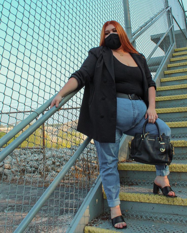 #blazer #oversized #momjeansoutfit #mules #redhaircolor #copper #appleshape #plussizefashion #plussizeoutfits #businessattire #businesscasualoutfits #facemasks #fashionphotographs Baggy Mom Jeans Outfit Plus Size, Baggy Plus Size Jeans, How To Style Baggy Jeans Plus Size, Obese Women Outfits, Baggy Jeans Outfit Plus Size, Obese Fashion, Baggy Jeans Plus Sized, Morbidly Obese Women, Casual Outfits Plus Size