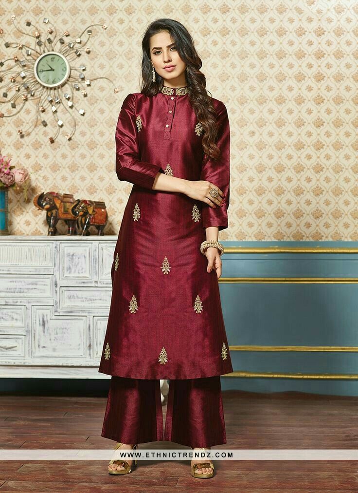 Silk Kurti Designs, Icon Fashion, Fancy Top, Party Wear Kurtis, Silk Kurti, Gaun Fashion, Kurti Designs Latest, Fancy Tops, Kurti Design