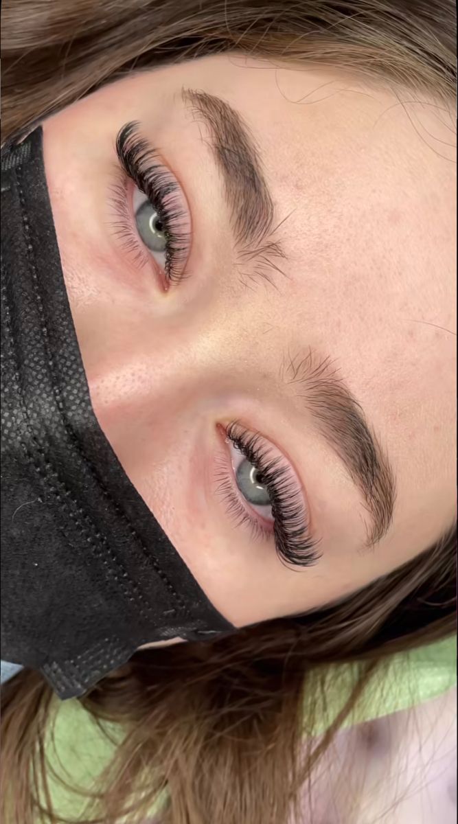 Natural Fake Eyelashes, Lash Extentions, Lashes Fake Eyelashes, Wispy Eyelashes, Russian Lashes, Lash Extensions Makeup, Cat Eye Lash, Lash Extensions Styles, Perfect Eyelashes