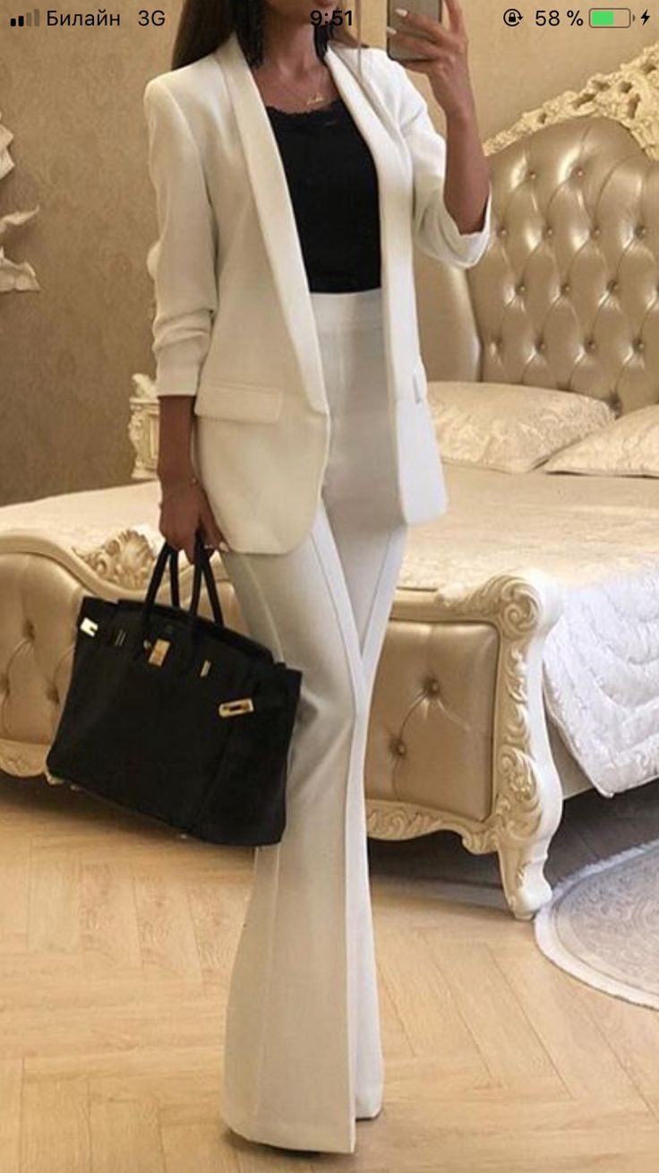 Lawyer Fashion, Business Outfits Women, White Suit, Stylish Work Attire, Business Casual Outfits For Work, Woman Suit Fashion, Classy Work Outfits, Stylish Work Outfits, Business Outfit