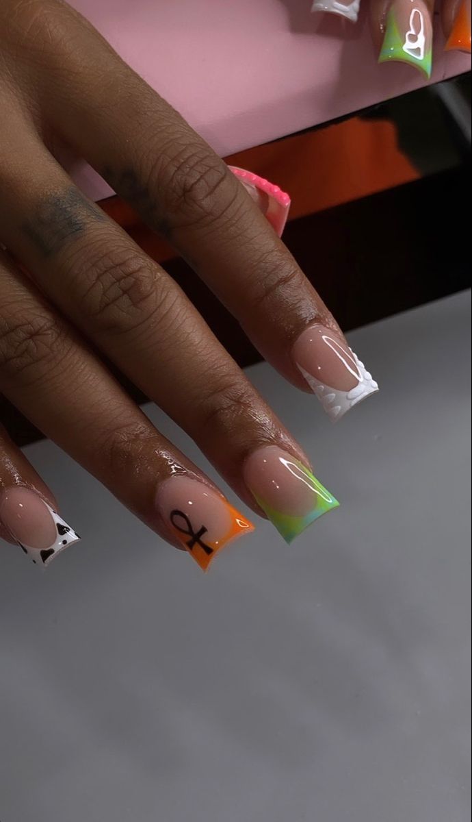 Summer Shorties Nails Designs, Short Nail Designs For Nurses, Gel Nail Designs Aesthetic, Cow Girl Nails Acrylic, Shorties Nails French, Cartoon Short Nails, Cute French Tip Nails Designs Short, S And S Nail Designs, Short Spring Nail Designs 2024