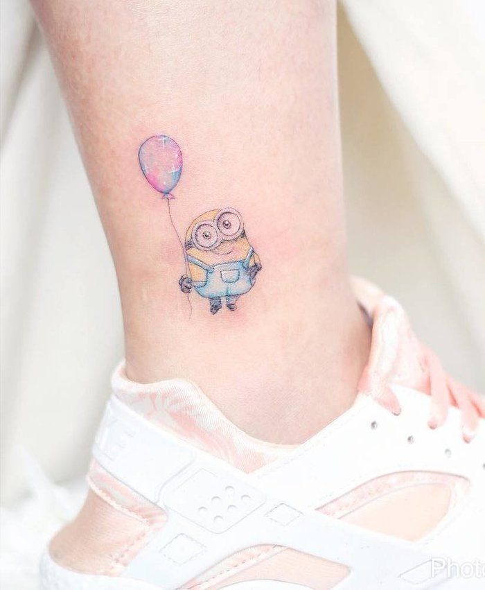 Minimalista Disney, Pastel Tattoos, Tattoos For Childrens Names, Minion Tattoo, Pastel Tattoo, Model Tattoos, M Tattoos, Foot Tattoos For Women