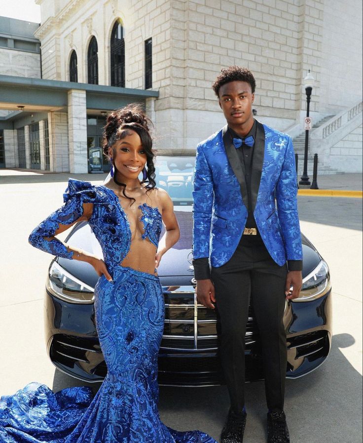 Ig: @_.itslaina_ Royal Blue Prom Dress Couple, Royal Blue Prom Suits, Royal Blue Prom Couple, Silver Prom Suits, Prom Color Ideas, Prom Dress Asymmetrical, Prom Suit And Dress, Blue Prom Suit, Prom Fits