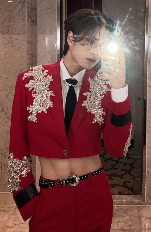 Yejun crop top Elast Men Crop Top Outfit, Crop Top Outfits Men, Gay Prom Outfits, Men Crop Top, Formal Crop Top, Christmas Outfit Aesthetic, Crop Top Men, Gay Outfits, Crop Top Suit