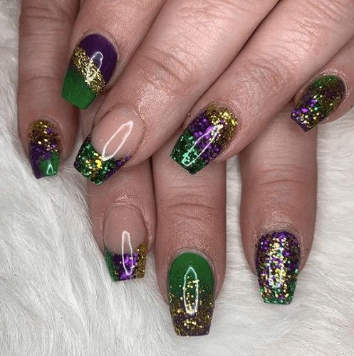 Cute Mardi Gras Nails, Marci Grad Nails, Mardi Gras Nails Dip, Mardi Gras Gel Nails Ideas, Mardi Gras Manicure, Mardi Gras Fingernails, Mardi Gras Dip, Nola Nails, Mardi Gras Nails Acrylic