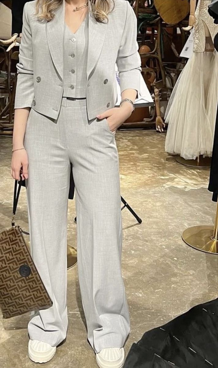 Corporate Fits, Formal Suits For Women, Thanksgiving Outfit Ideas, Cute Thanksgiving Outfits, Blazer Outfits For Women, Stylish Work Attire, Business Casual Outfits For Work, Aura Colors, Woman Suit Fashion