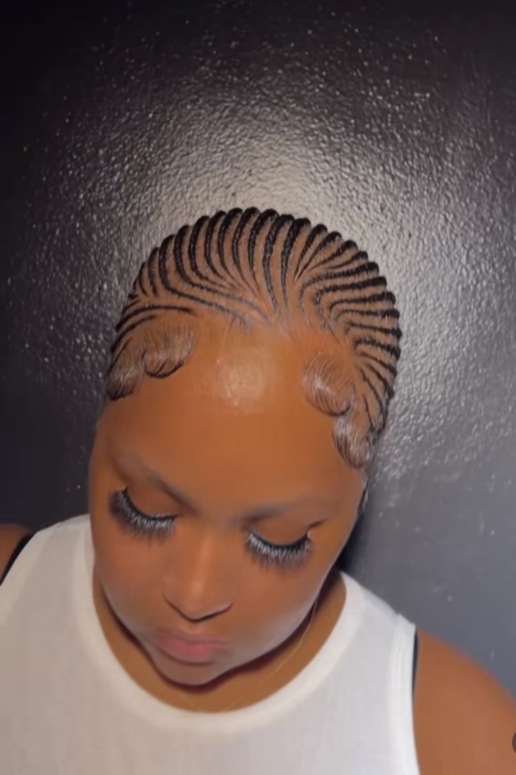 Small Cornrows With Designs, Free Hand Hairstyles Natural Hair, Small Lines Hairstyle, Cornrows With Designs, Small Lines Cornrows With Natural Hair, Free Hand Plaiting Natural Hair, Cornrows Women, Natural Hair Cornrow Styles, Free Hand Hairstyles