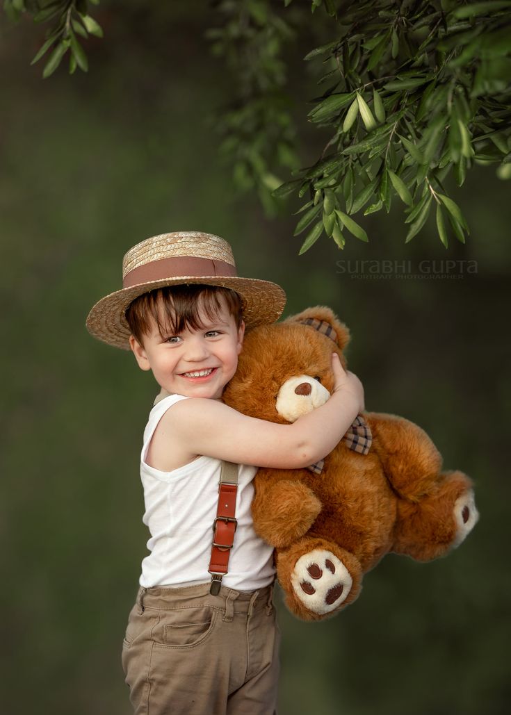 Perth 3 year old boy smiling, wearing a hat and holding a teddy bear during a photo shoot Preschool Photography, Dreamy Backdrop, Toddler Photoshoot, Child Portraits, Boy Photo Shoot, Kind Photo, Old Portraits, Baby Boy Photography, Toddler Photography