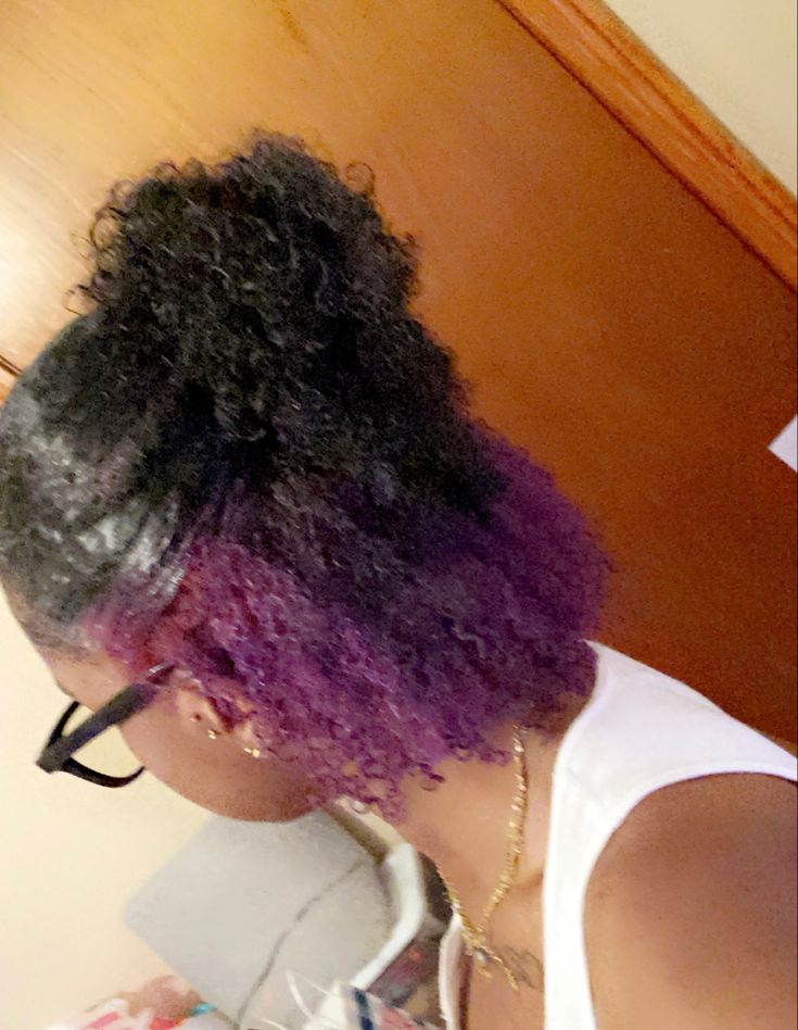 Honey Blonde And Purple Hair, Blue Peekaboo Hair Curly, Purple Peekaboo Highlights Curly Hair, Dyed Natural Hair For Black Women Purple, Peekaboo Hair Color Afro, Peekaboo Hair 4c, Dyed Natural Hair Purple, Back Of Hair Dyed Purple, Dyed Hair Inspiration Purple