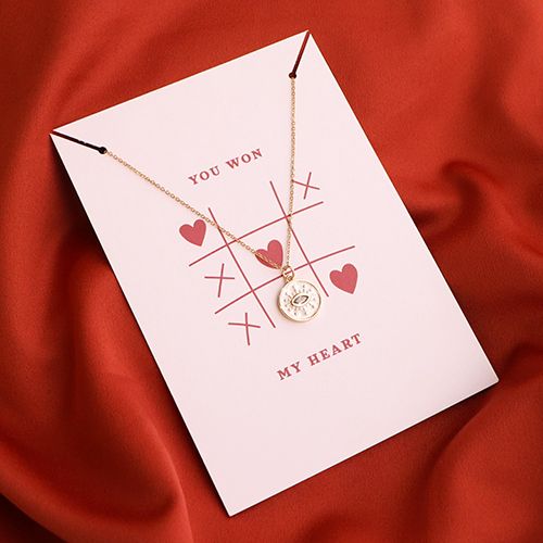 Valentine Jewelry Ideas, Ideas San Valentin, Valentine Packaging, Jewelry Mood Board, Pacaya, Valentine Jewelry, Jewelry Product Shots, Creative Jewelry Photography, Necklace Packaging