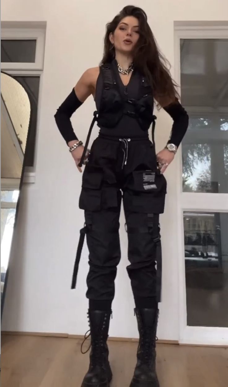 Black Tactical Gear Outfit, Dystopian Fantasy Outfit, Tech Wear Outfits Women, Parkour Outfit Women, Assassin Aesthetic Outfit Modern, Hero Costume Ideas Women, Spy Outfit Women Classy, Girl Masculine Outfits, Mafia Girls Outfit