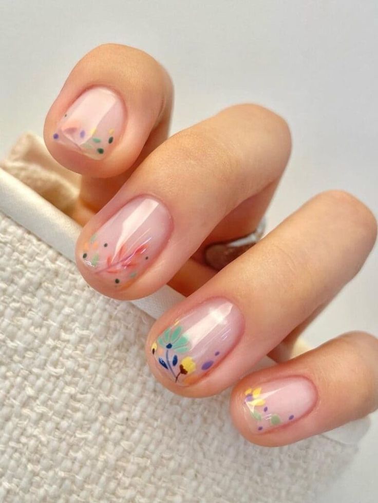 Colorful flower tips Milky Nails, Plaid Nails, Minimalist Nail Art, Easter Nails, Nails 2023, Floral Nails, Milky White, Chic Nails, Manicure E Pedicure