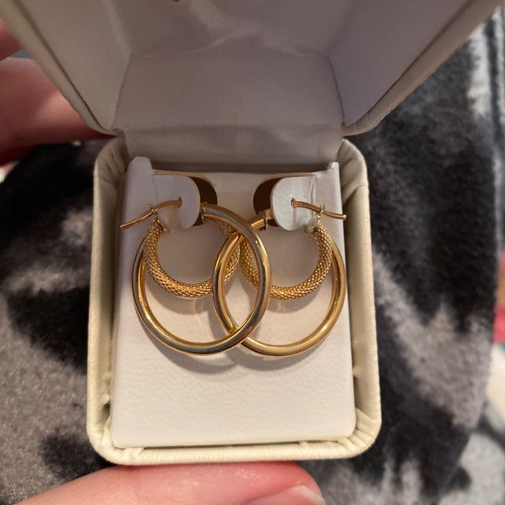 Brand New Never Worn Gold Hoop Earrings Gold Jewellery Earrings, Golden Earring, Golden Earrings, Gold Jewelry Earrings, Jewellery Earrings, Earrings Color, Gold Hoop, Gold Hoop Earrings, Gold Jewellery