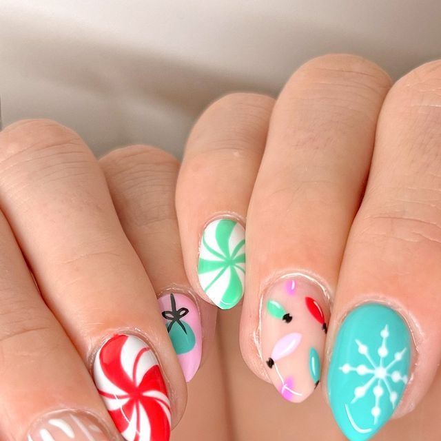 Tayler Webb | your nail girl on Instagram: "the cutest colored Christmas set!!🤍🎄🍬" Pastel Christmas Nails, Christmas Set, Christmas Nail, Fire Nails, Christmas Nail Art, Christmas Settings, Cool Nail Art, Nails Designs, Mani Pedi