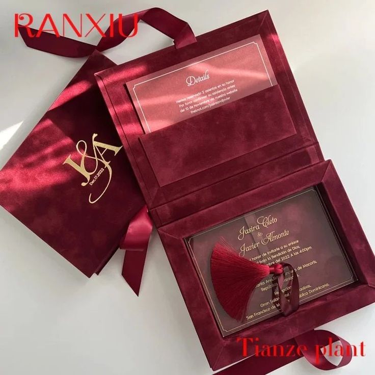 0.85US $ |Custom Green Velvet Box Wedding Inv Luxury Wedding Cards Boxes, Wedding Invitations Velvet, Luxury Wedding Cards, Royal Invitation Card Design, Invitation Box Ideas, Wedding Card Writing, Princess Wedding Invitations, Expensive Wedding Invitations, Wedding Card Box Ideas