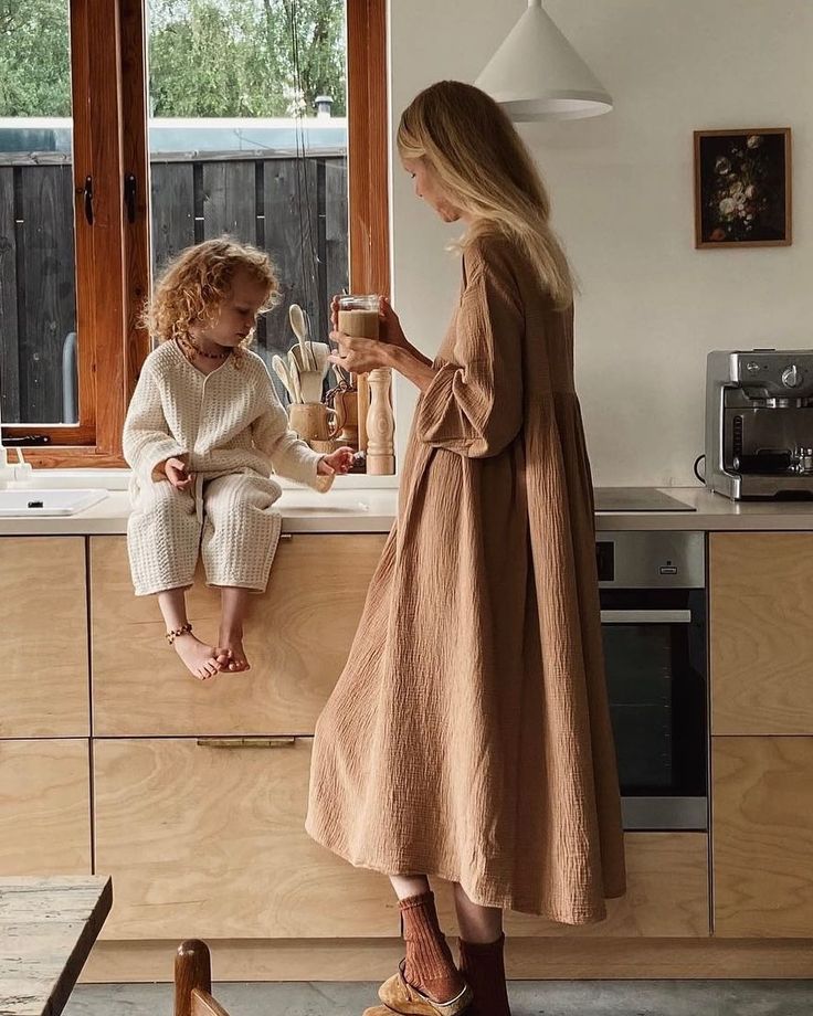 The Simple Folk on Instagram: “Wednesday mornings with our muse @tessahop, in the Meadow Dress ❤️⁠⁠ ⁠⁠ 📷: @tessahop” Meadow Dress, The Simple Folk, Family Photoshoot Outfits, Wildflower Meadow, Mama Style, Folk Dresses, Flowing Skirt, Cotton Muslin, Classy Chic