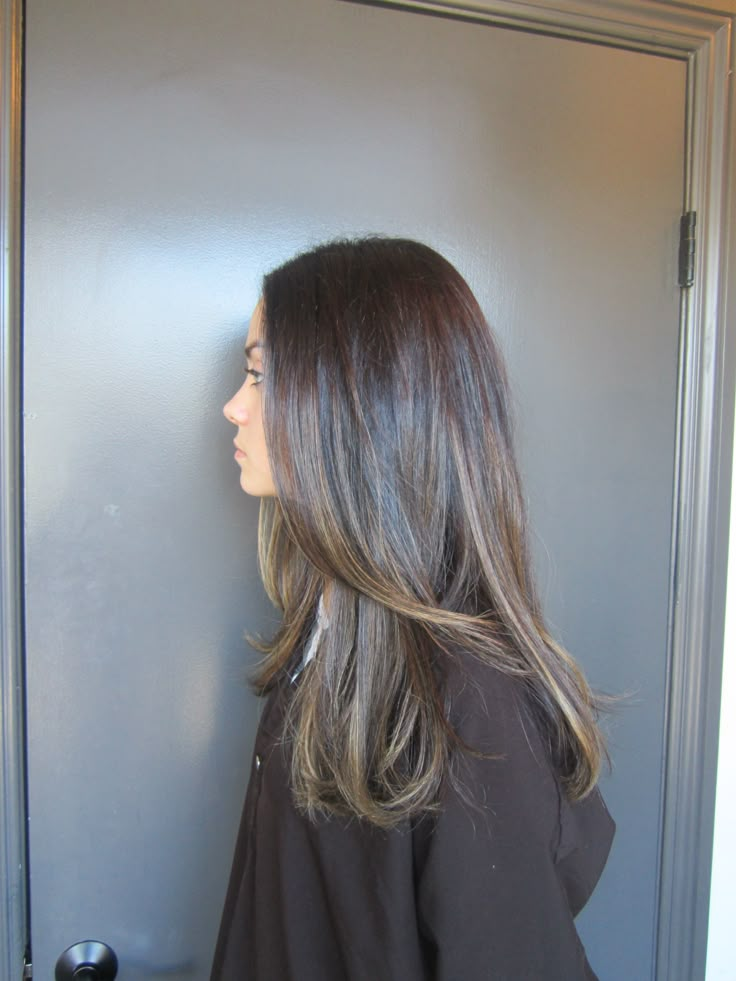 Subtle Highlights Rose Highlights, Fall Hair Inspo, Honey Highlights, Natural Looking Highlights, Natural Brown Hair, Highlights For Dark Brown Hair, Medium Highlights, Twisted Hair, Color Highlights