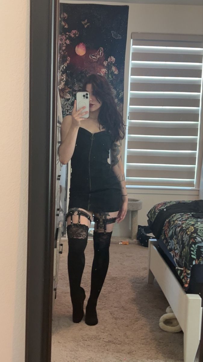 Garter belt and lace socks outfit 😚 Skirts And Thigh Highs, Leggings High Socks Outfit, Garter Stockings Outfit Dresses, Garter Belt Outfits, Lace Socks Outfit, Leggings And High Socks, Belt Dress Outfit, Garter Outfit, Knee Socks Outfits