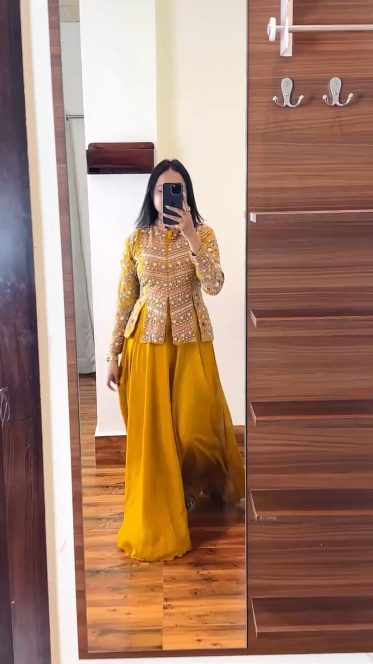 Haldi Dress Ideas, Haldi Dress, Haldi Outfits, Function Dresses, Latest Dress Design, Fancy Sarees Party Wear, Style Guru, Casual Fridays, Pakistani Fancy Dresses