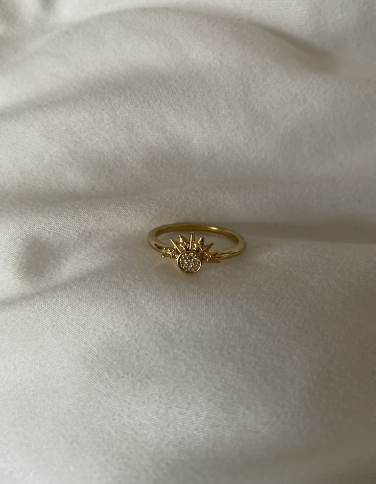 gold ring with sun Pandora Sun Ring, Sun Ring Aesthetic, Sun Ring Gold, Gold Pandora Ring, Pandora Rings Gold, Pandora Summer, 80s Rocker, Sun Ring, Gold Bracelet Simple