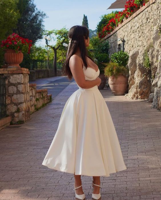 Détails de l'article :

 Numéro de produit : C2528

 Tissu: Satin

 Silhouette : Robe de bal

 Manches : Sans manches

 Style de dos : fermeture éclair Ankle Length Prom Dress, Prom Dresses Sleeveless, Looks Party, Glam Dresses, Looks Chic, Dresses Evening, White Midi Dress, Evening Dresses Prom, White Satin