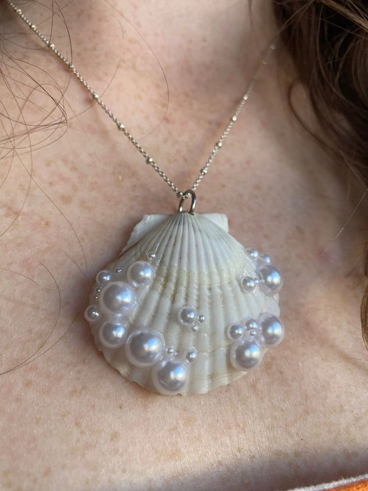 Snail Shell Necklace, Mermaid Motel, Statement Pearl Necklace, White Rosary, Siren Aesthetic, Shell Mermaid, No Ordinary Girl, Jewel Art, Mermaid Accessories