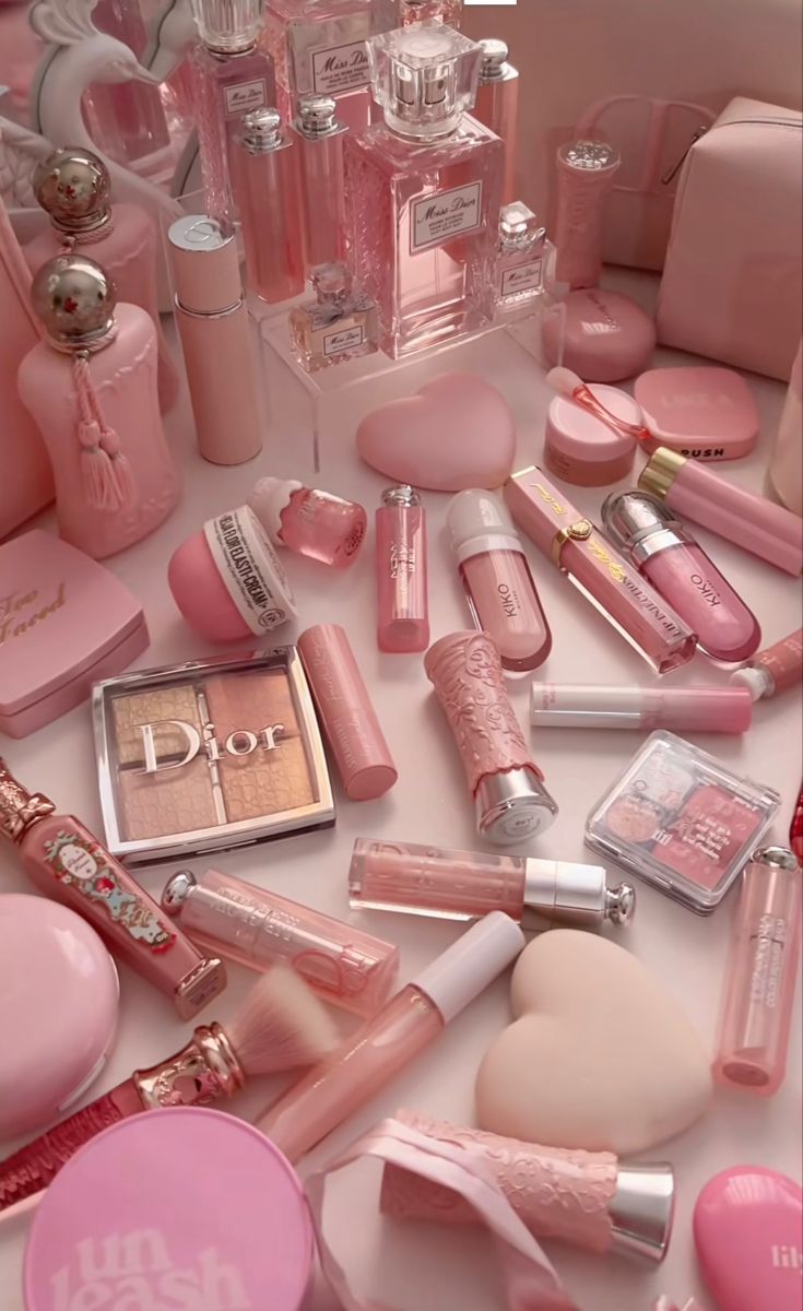 #dior #diorbeauty #diormakeup #beautyblog #delina #perfume #pink Koleksi Makeup, 100 Roses, Sephora Skin Care, Pink Perfume, Pink Skin, Mini Collection, Fancy Makeup, Dior Makeup, Pink Girly Things