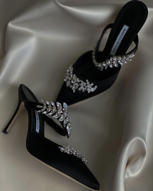 Wedding Dress Sandals, Heels Aesthetic, Hello Lover, Shoes Heels Classy, Classy Shoes, Fancy Shoes, Elegant Shoes, Fashion Heels, Pretty Shoes