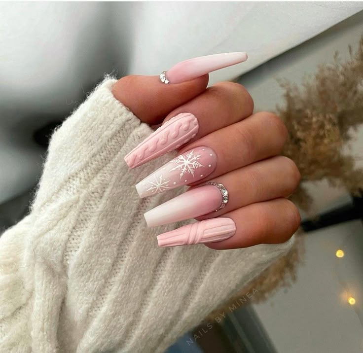 Christmas Sweater Nails, Year Nails, Christmas Nail Ideas, Magic Nails, Winter Nails Acrylic, Christmas Gel Nails, Sweater Nails, Coffin Shape Nails, Nails Christmas