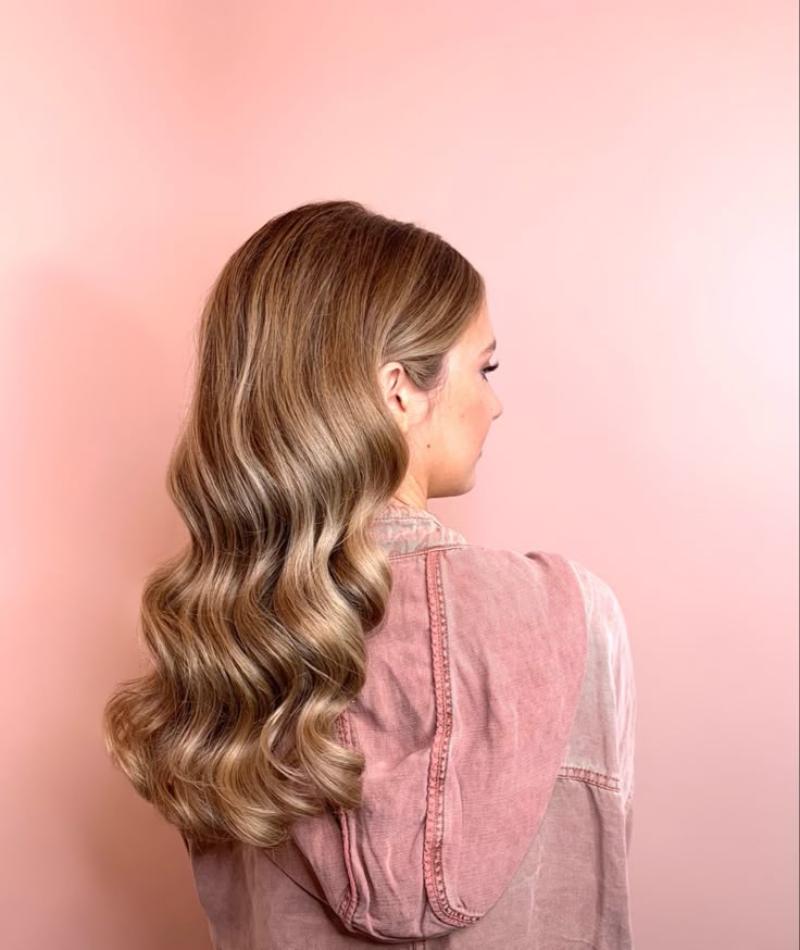 Classic Hair Down Wedding, Down Curled Hairstyles Wedding, Classy Curled Hair, Sleek Curls Long Hair, Soft Glam Curls Hollywood Waves, Modern Old Hollywood Hair, Formal Waves Hairstyle, Long Hollywood Curls, Old Hollywood Waves Wedding Hair