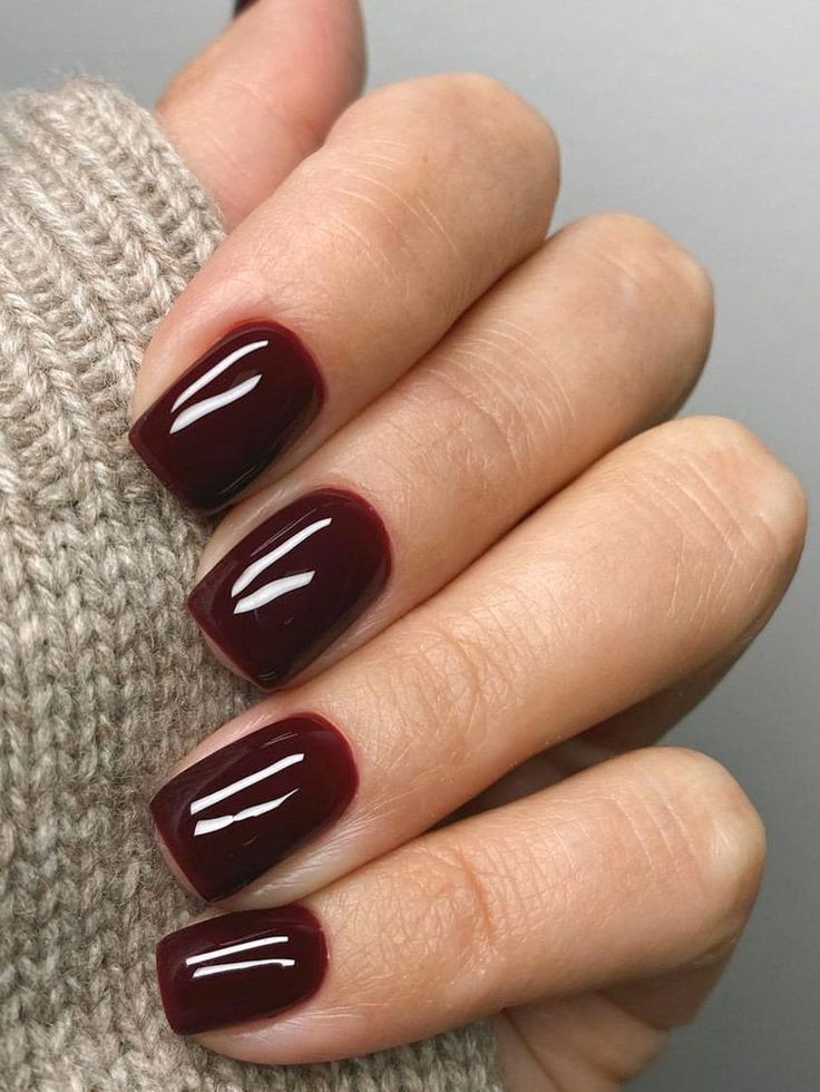 Nail Idea For Dark Skin, Dark Bordeaux Nails, Square Acrylic Nails Autumn, Mail Colors 2023 Winter, Nails Bordeaux Gel, Deep Maroon Nails, Burgundy Gel Nails, Merlot Nails, Deep Burgundy Nails