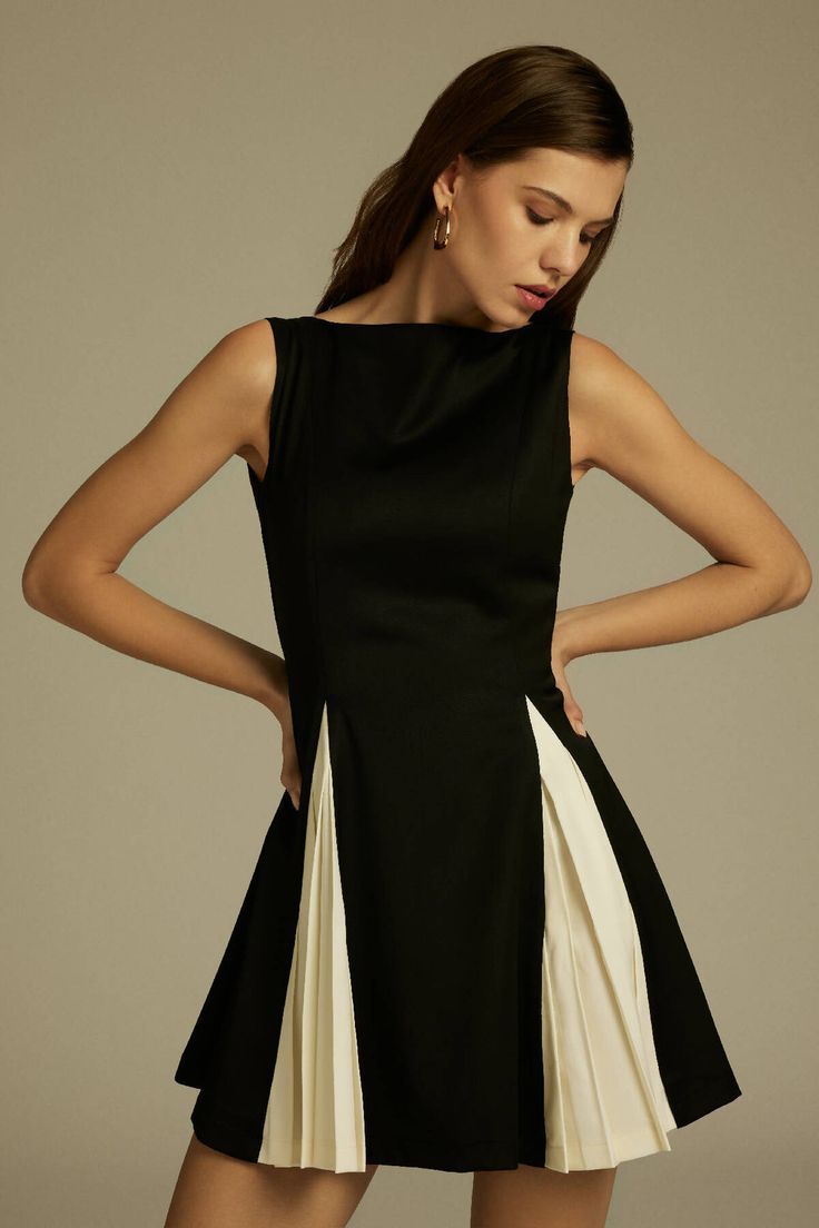 A-line short dress with pleats | NOT JUST A LABEL Gold Outfit Aesthetic, Club Dresses Black, Detail Couture, Dress With Pleats, Diy Vetement, Chic Party, Pleated Mini Dress, Grad Dresses, Looks Style