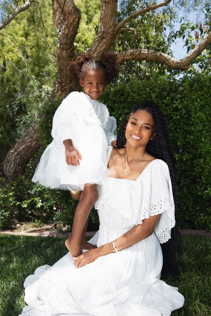 Mommy Daughter Photoshoot, Mother Daughter Photoshoot, Ciara And Russell, Black Motherhood, Mommy Goals, My Princess, Mommy Daughter, Black Families, Mommy Life