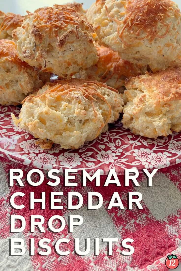 Rosemary Cheddar Drop Biscuits | 12 Tomatoes Quick Biscuit Recipe, Cheesy Garlic Biscuits, Garlic Cheddar Biscuits, Red Lobster Cheddar Bay Biscuits, Red Lobster Biscuits, Garlic Cheddar, Cheesy Biscuit, Cheddar Bay Biscuits, Cheddar Biscuits