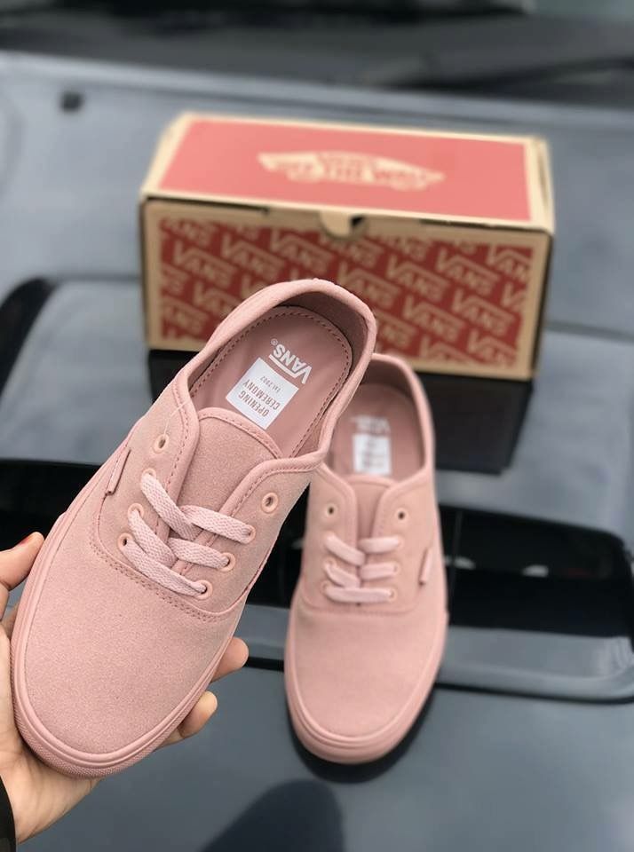 Cute Vans Sneakers For Spring, Pink Vans Shoes, Girly Sneakers, Sporty Pink Vans Sneakers, Pink Vans Slip-on Sneakers, Balenciaga Track Sneakers, Vans Pink, Shoe Trend, Comfort Fashion