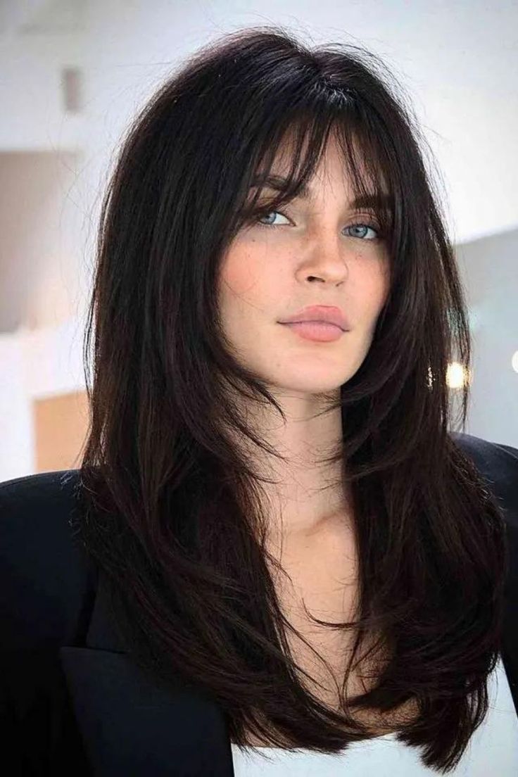 Bangs And Face-Framing Layers Oval Face Bangs, Square Face Hairstyles, Oval Face Haircuts, Haircut Inspo, Haircuts Straight Hair, Long Hair With Bangs, Hair With Bangs, Long Layered Hair, Haircuts For Long Hair