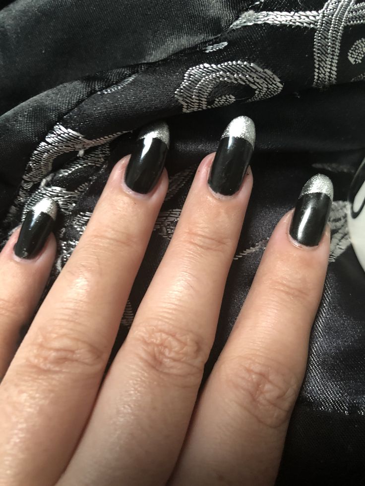 Black Nail Silver Tip, Silver Nails With Black Tips, Silver Tip Nails, Silver Tips, Black Polish, Neutral Nails, Prom Nails, Black Obsidian, Black Nails