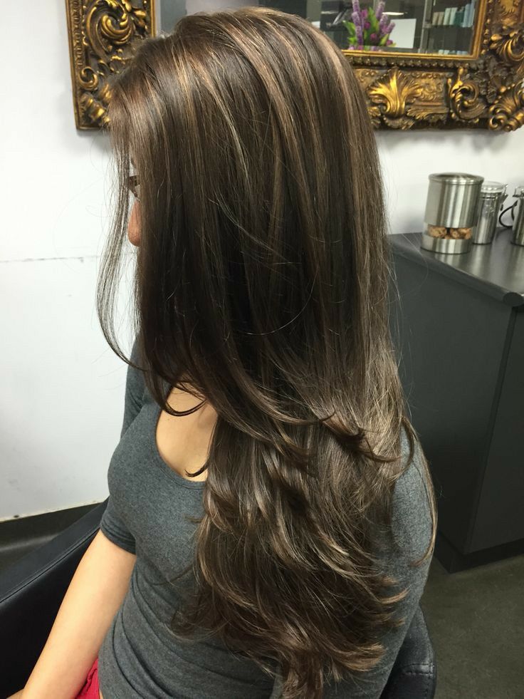 Brown Highlights Black Hair, Hair Colors Brown, Highlights Black Hair, Streaks Hair, Short Hair Brown, Sleek Short Hair, Rambut Brunette, Black Hair Balayage, Brown Hair Looks