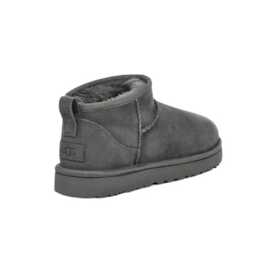 - We have converted the Women’s sizes to their Men’s equivalent - Worldwide shipping available Step into unparalleled comfort and style with our UGG Classic Ultra Mini in Grey – the epitome of luxury for your feet. Key Features: Timeless Elegance: The UGG Classic Ultra Mini in Grey seamlessly combines timeless design with modern flair, making it a versatile addition to your wardrobe. Unmatched Comfort: Crafted with precision and care, these UGG boots are renowned for their plush sheepskin lining Uggs Ultra Mini, Ugg Ultra Mini, Birkenstock Boston Shearling, Boston Shearling, Ugg Classic Ultra Mini, Mens Skechers, Sheepskin Boots, Mens Uggs, Timberlands Women