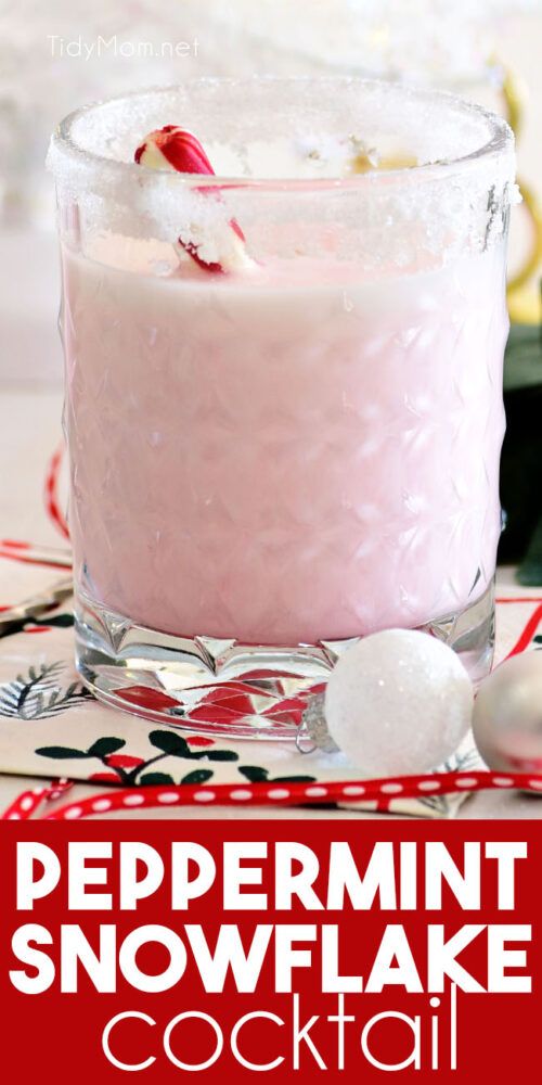 Peppermint Cocktails Christmas Drinks, Peppermint Cocktail, Christmas Cocktail Recipes, Drinks Vodka, Peppermint Vodka, Xmas Drinks, Peppermint Martini, Christmas Drinks Alcohol Recipes, Christmas Drinks Recipes