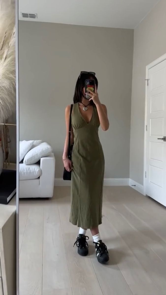 Japan In Summer Outfit, Singapore Summer Outfit, Hot Weather Modest Outfits, What To Wear In Vietnam Outfit Ideas, Casual Cruise Outfit Ideas, Mid Size Earthy Outfits, Shorts Outfits Denim, Nyc Dress Outfits, Casual Alternative Outfits Summer