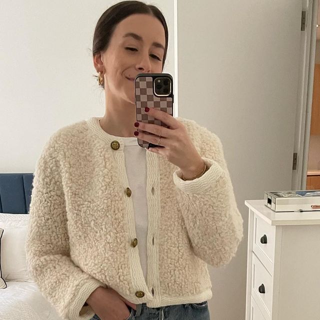 beth | always simply chic on Instagram: "A perfect day for this boucle cardigan, which by the way, could totally pass for Celine 🤫" Celine Cardigan Outfit, Boucle Cardigan Outfit, Celine Cardigan, Cardigan Outfit, Mohair Cardigan, Simply Chic, Cardigan Outfits, A Perfect Day, Perfect Day