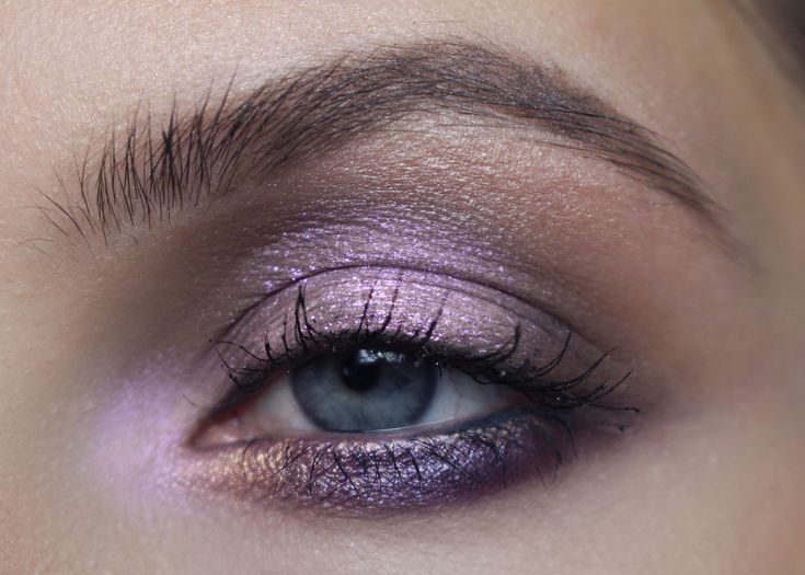 Deep Set Eyes Makeup, Grey Eye Makeup, Eyebrow Makeup Tips, Magical Makeup, Theatrical Makeup, Glitter Eye Makeup, Eye Makeup Pictures, Eye Makeup Steps, Pinterest Makeup