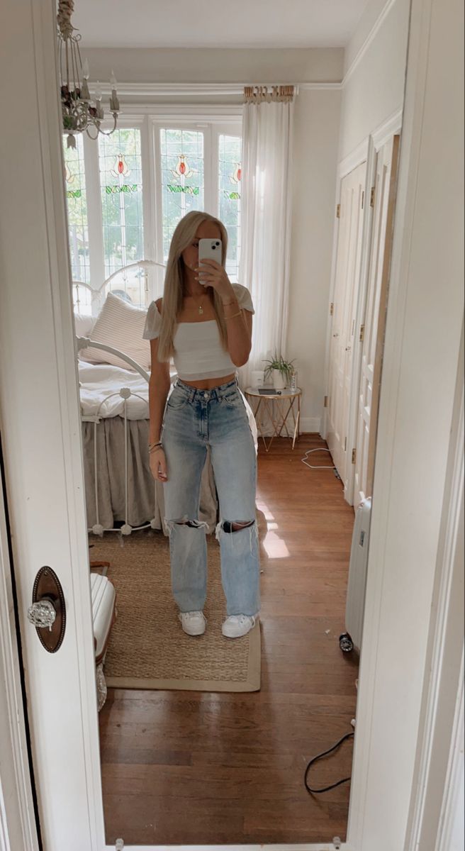 Zara jeans, princess polly, aesthetic room, outfit inspo , picture inspiration Ripped Wide Leg Jeans Outfit, Zara Wide Leg Jeans, Fit Checks, Simple Outfits For School, Cute Outfits With Jeans, College Fits, Casual Preppy Outfits, Outfit Inspo Casual, Trendy Outfits For Teens