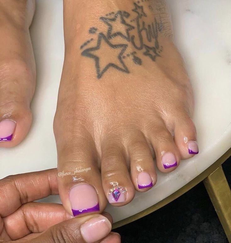 Purple Pedicure Ideas, Foot Nail Art, Purple Toe Nails, Easy Toe Nail Designs, Purple Toes, Pedicure Designs Toenails, Foot Nail, Gel Toe Nails, Acrylic Toe Nails