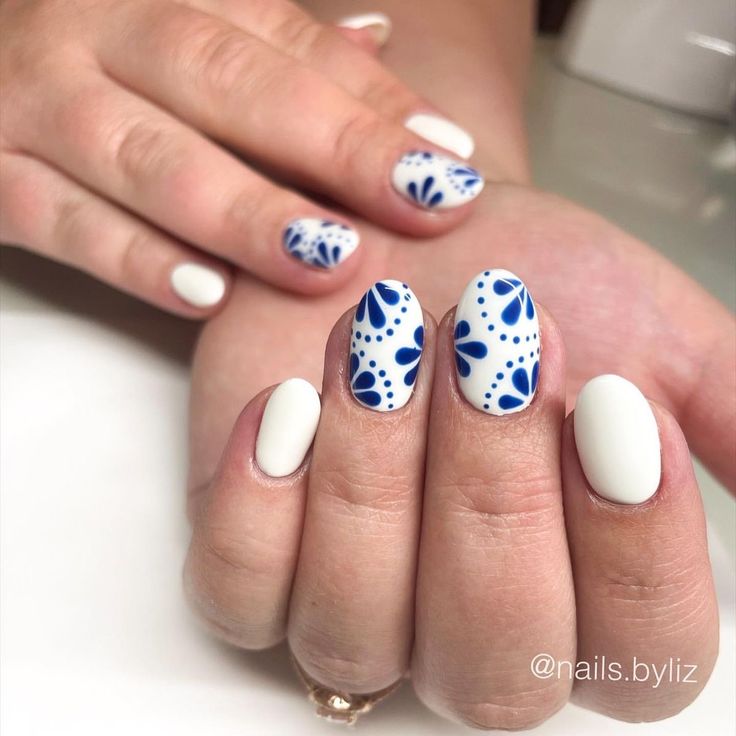 Mexico Independence Nails, Mexican Independence Nails, Otomi Nails, Mexican Talavera Nail Art, Hispanic Heritage Month Nails, Mexico Themed Nails, Mexican Embroidery Nails, Tuscany Nails, Greece Themed Nails