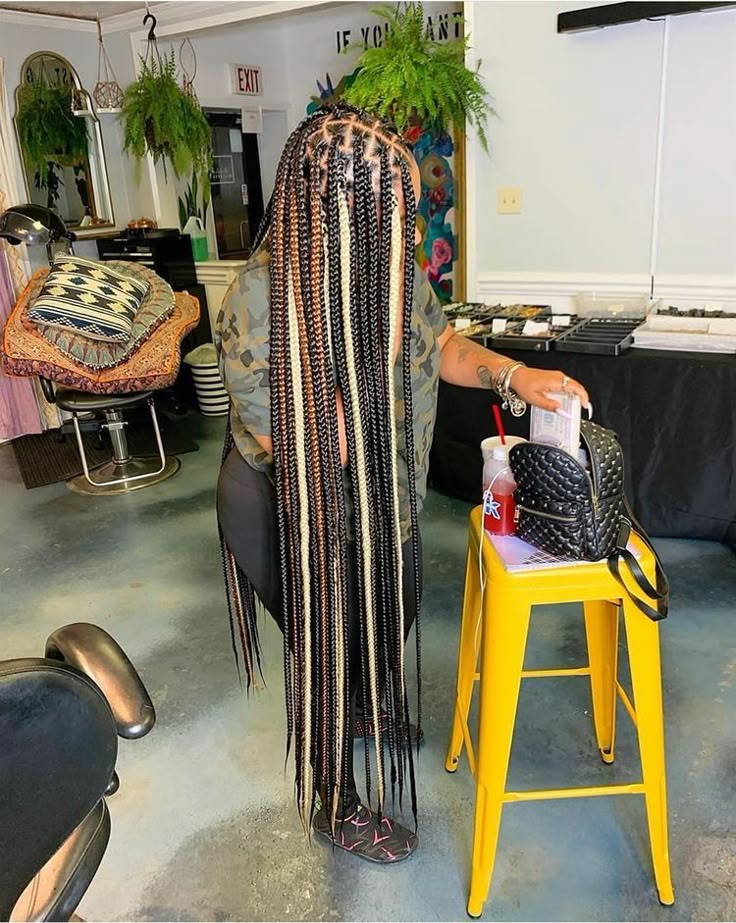 Fall Inspired Knotless Braids, Pretty Braided Hairstyles Color, Extra Long Knotless Braids With Color, Braiding Colors For Black Women, Summer Braids Color, Braid Ideas Color, Braid Hair Combos, Fall Colored Braids, Black And Color Braids